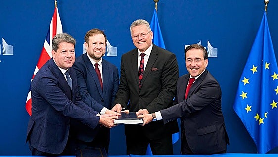 EU and UK sign the agreement that puts an end to the Gibraltar border