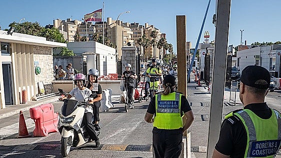 Gibraltar says goodbye to its border