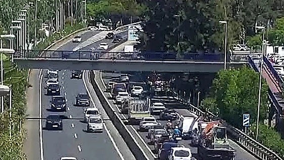 Malaga reckless driver without licence exceeds 200km/h on Fuengirola motorway with wife and children in the car