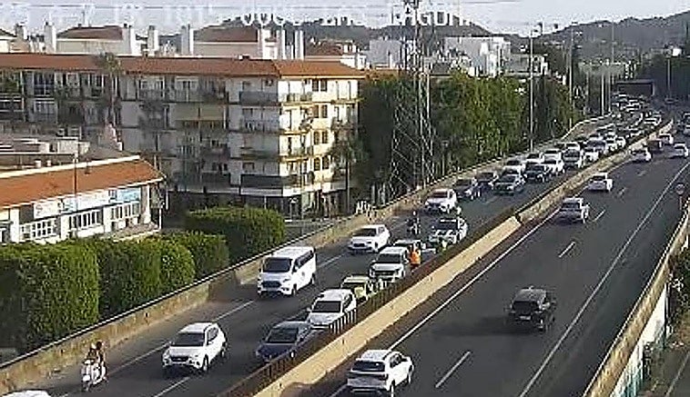 Tailbacks on the A-7 in Fuengirola following an accident involving four vehicles