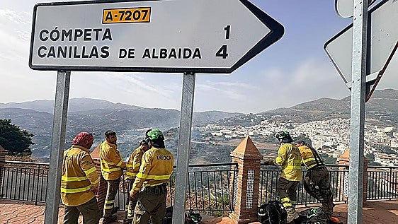 Wildfire in Árchez and Cómpeta led to the activation of a Level 1 emergency and road closure as local population told to stay indoors