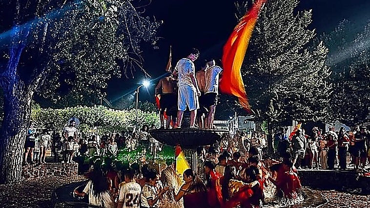 Spain World Cup celebrations end tragically when fountain collapse kills 13-year-old boy