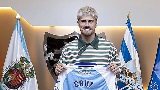 Malaga CF re-sign winger Juan Cruz on loan with option to buy