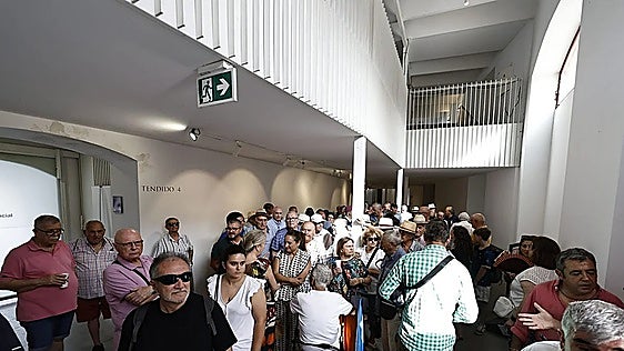 Malaga bullfighting fair attracts strong interest as queues on first day of season ticket renewal show