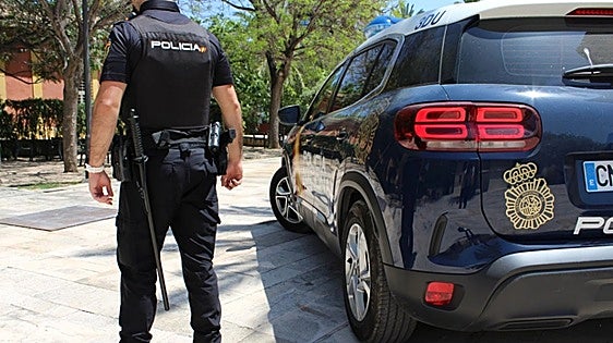 Five people arrested in Malaga and Valencia provinces in connection with robberies at several premises