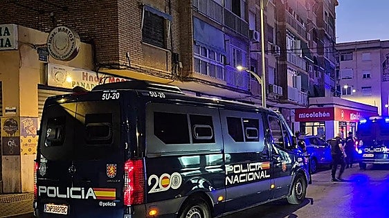 Malaga city council allows eviction of couple in their 60s with disabilities amid large police deployment