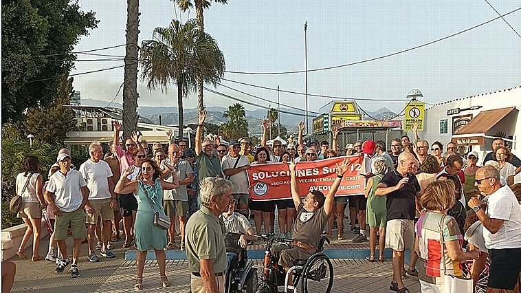 Torre del Mar residents demand cleaning services, improved access and garden maintenance after 15 years of complaints
