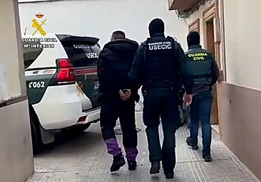 One of the relatives of the alleged El Torrejón murderer who was arrested in Isla Cristina.
