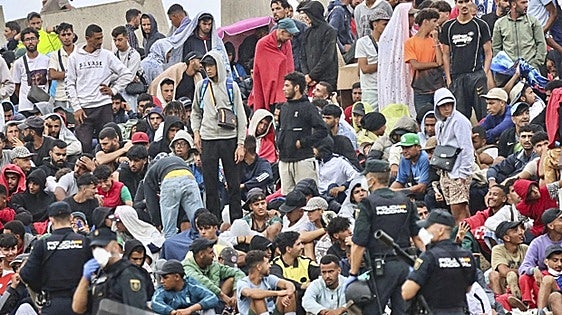 Spanish police dismantle two organisations suspected of smuggling migrants from Ceuta into the mainland