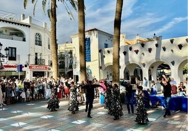 Flamenco show on the Balcón de Europa at a previous Día del Turista