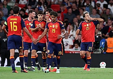 Oyarzabal, right, after scoring Spain's third at Wembley.