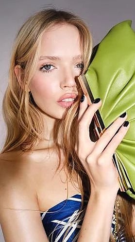 Imagen secundaria 2 - Daniela Austen: the architecture student with British roots who's become Spain's rising modelling star