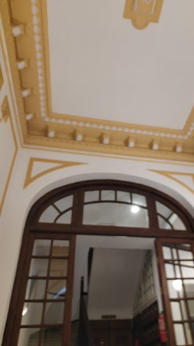 Imagen secundaria 2 - View from the house roof, the facade and the entrance hall.