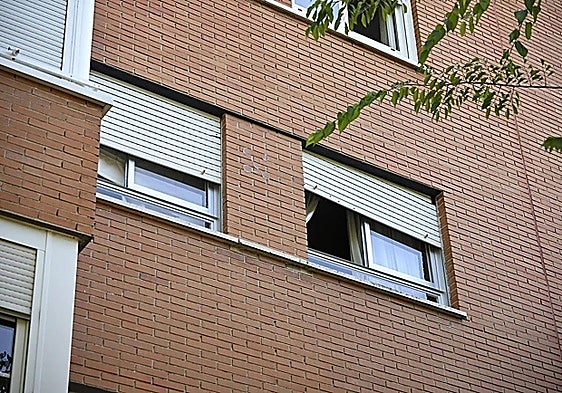 A view of the flat in Madrid where the National Police arrested the man for the murder of his parents.