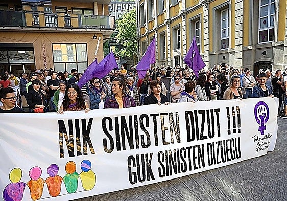 A protest in the town of Tolosa following the arrest of the osteopath in January 2024.