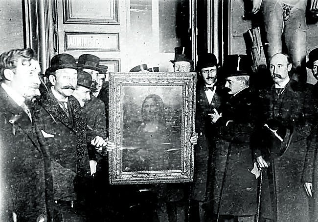 The Mona Lisa returned to the Louvre on 4 January 1914.