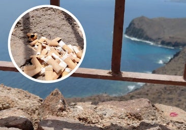 Cigarette ends are piling up in this protected area in Almería.