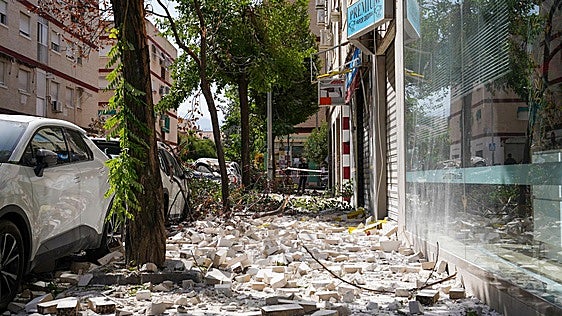 VIDEO: Four earthquakes hit southern Spain as 4.8 magnitude tremor injures three and damages buildings