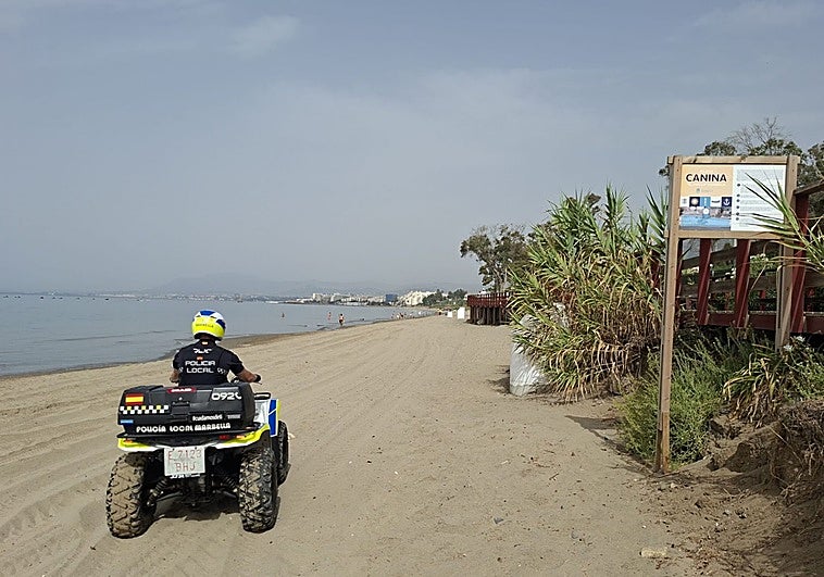 Marbella Local Police have deployed a team of around 100 officers to patrol the beaches