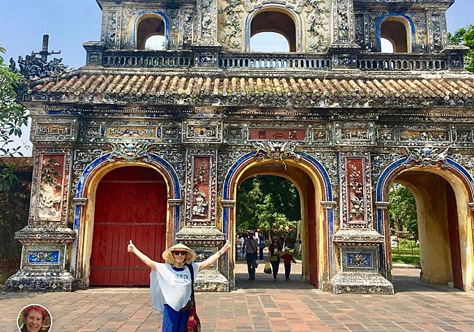 Kandy visiting a monument.
