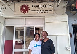 Soledad Sautoho Napa, right, with the vice-president of Unamia, Estrella Oyó Sam, in Equatorial Guinea.