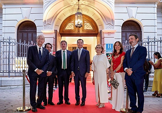 De la Torre, Muñoz Atanet, López Seijas, Moreno, Sanjurjo, Navarro and Carmona at the hotel opening in Malaga.