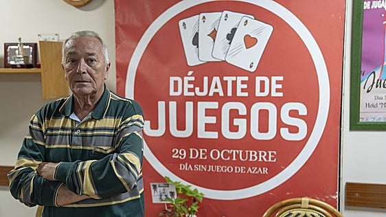 Manuel poses at the Amalajer association’s headquarters.