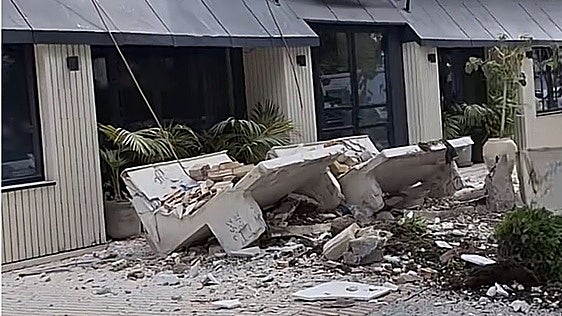 Scare in Marbella: concrete slabs fall on the pavement in broad daylight