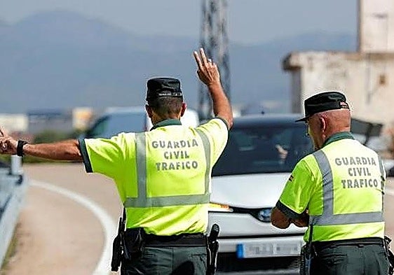 Couple fined after being caught having sex while driving along motorway in Marbella
