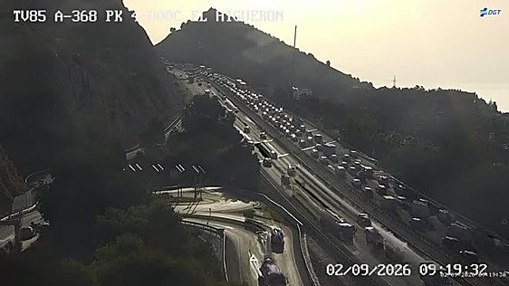 Malaga's A-7 motorway suffers second traffic disruption due to burning vehicle in 24 hours