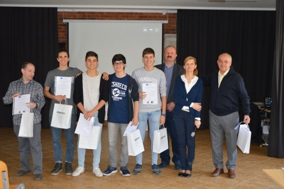 The Malaga students received certificates for their project.