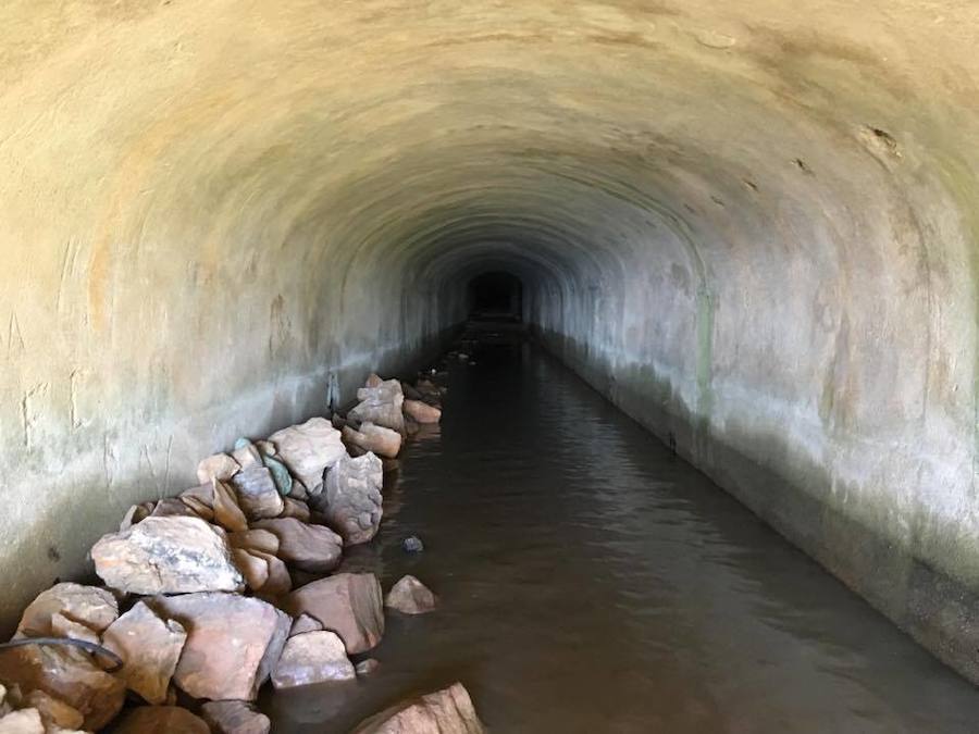 This 500-metre tunnel connects both sides of the peak at Sierra Carbonera.