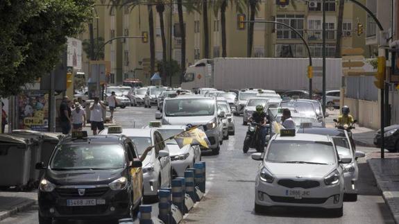 Striking taxis in the streets of Malaga on Monday.