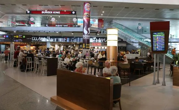 An image of the current departures restaurant area at Malaga airport.