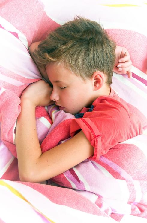 Spanish children sleep on average 53 minutes less.