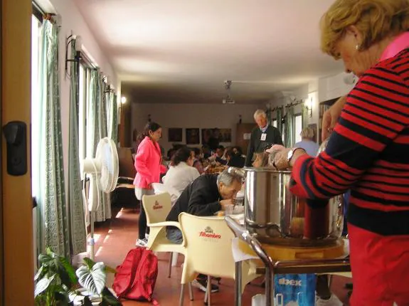 Lux Mundi runs a soup kitchen in Fuengirola. :: T. B.