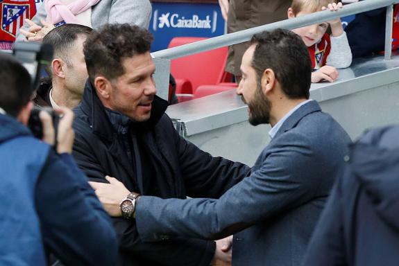 Pablo Machín (r) has been rubbing shoulders with the best.