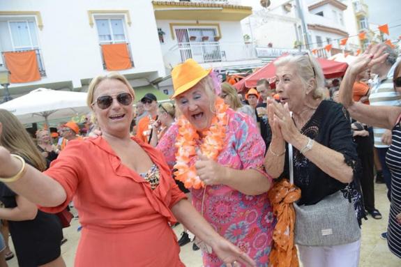 Dutch residents enjoy the King's Day party in La Carihuela.