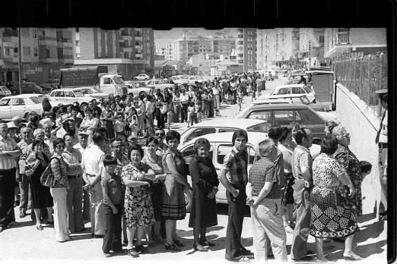 Huge queues of voters formed in Malaga.