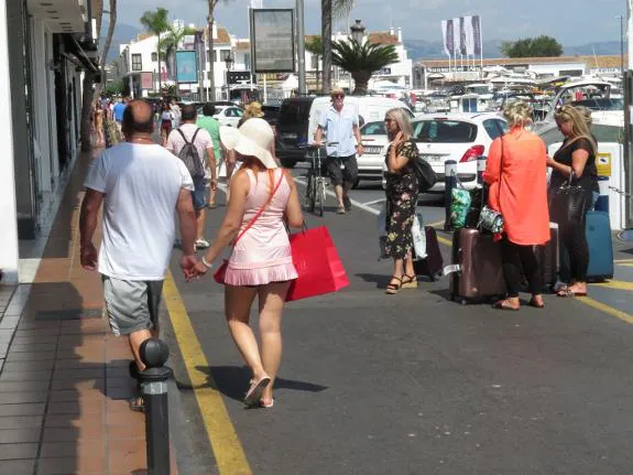 Tourists last week in Puerto Banús.