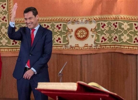 Juanma Moreno (PP) was sworn in on Friday as the regional president.
