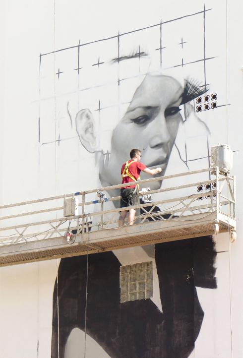 The picture is on the Adriano hotel, in the Plaza Costa del Sol. 