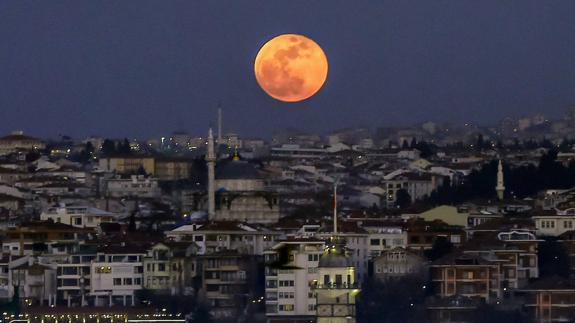 A lunar eclipse seen in Istanbul last year.