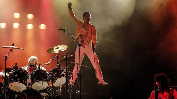 Pablo Padin onstage as Freddie Mercury. 