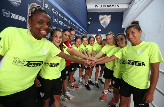 Part of the squad in the tunnel at La Rosaleda.