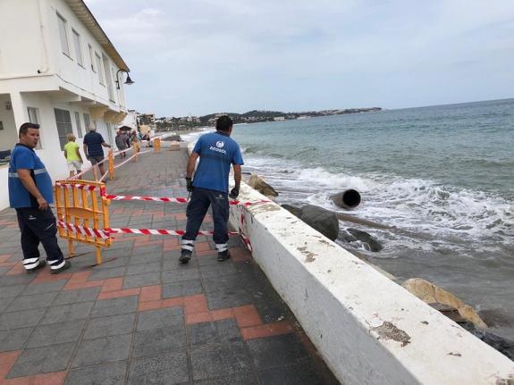 The broken pipe is very close to the shore near La Cala.