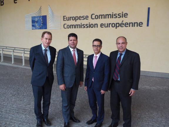Michael Llamas (right) on a working visit to Brussels. :: sur