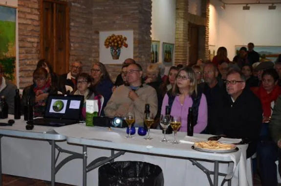 A previous Riogordo olive oil tasting event in English.