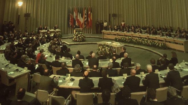 7 February 1992: Maastricht Treaty signed by EC members | Sur in English