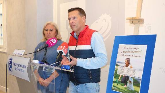 Ana Pérez and Óscar Medina announcing the campaign.